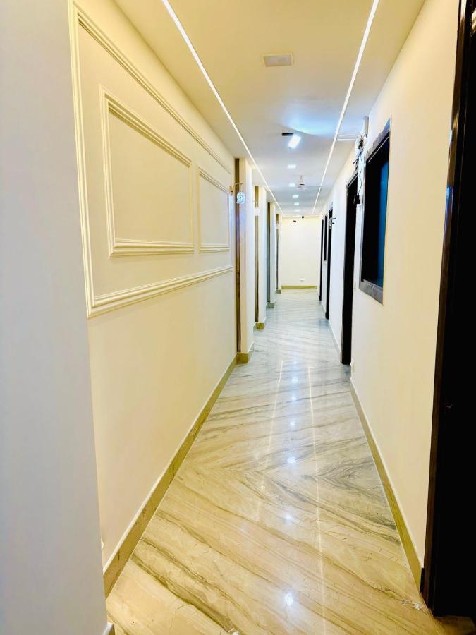 Hotel Samrat Residency 10 Mints Walking Distance Nizamuddin Railway Station Нью-Делі Екстер'єр фото