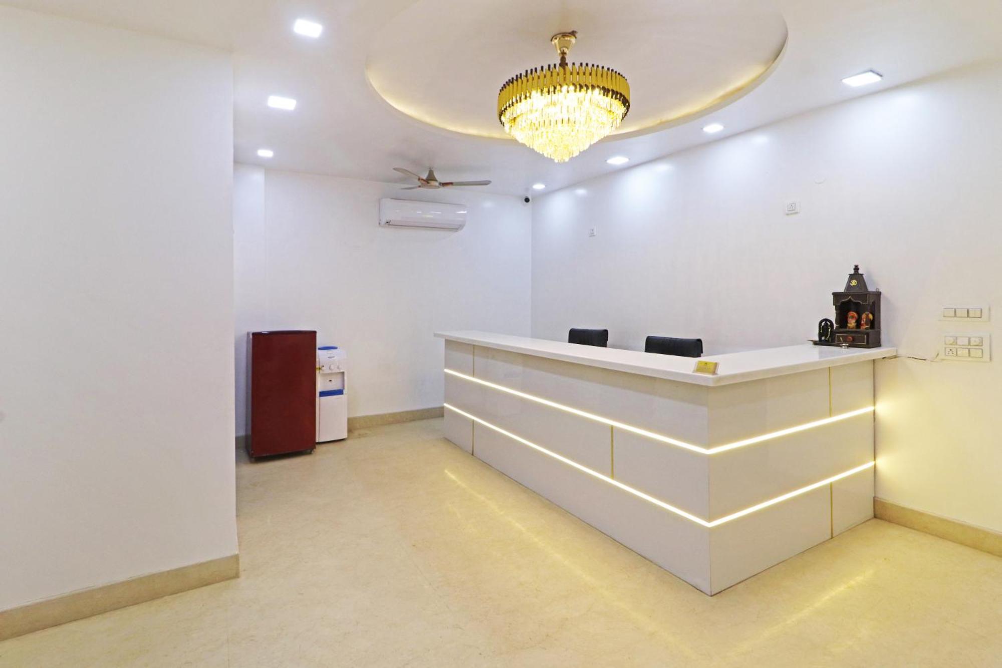 Hotel Samrat Residency 10 Mints Walking Distance Nizamuddin Railway Station Нью-Делі Екстер'єр фото
