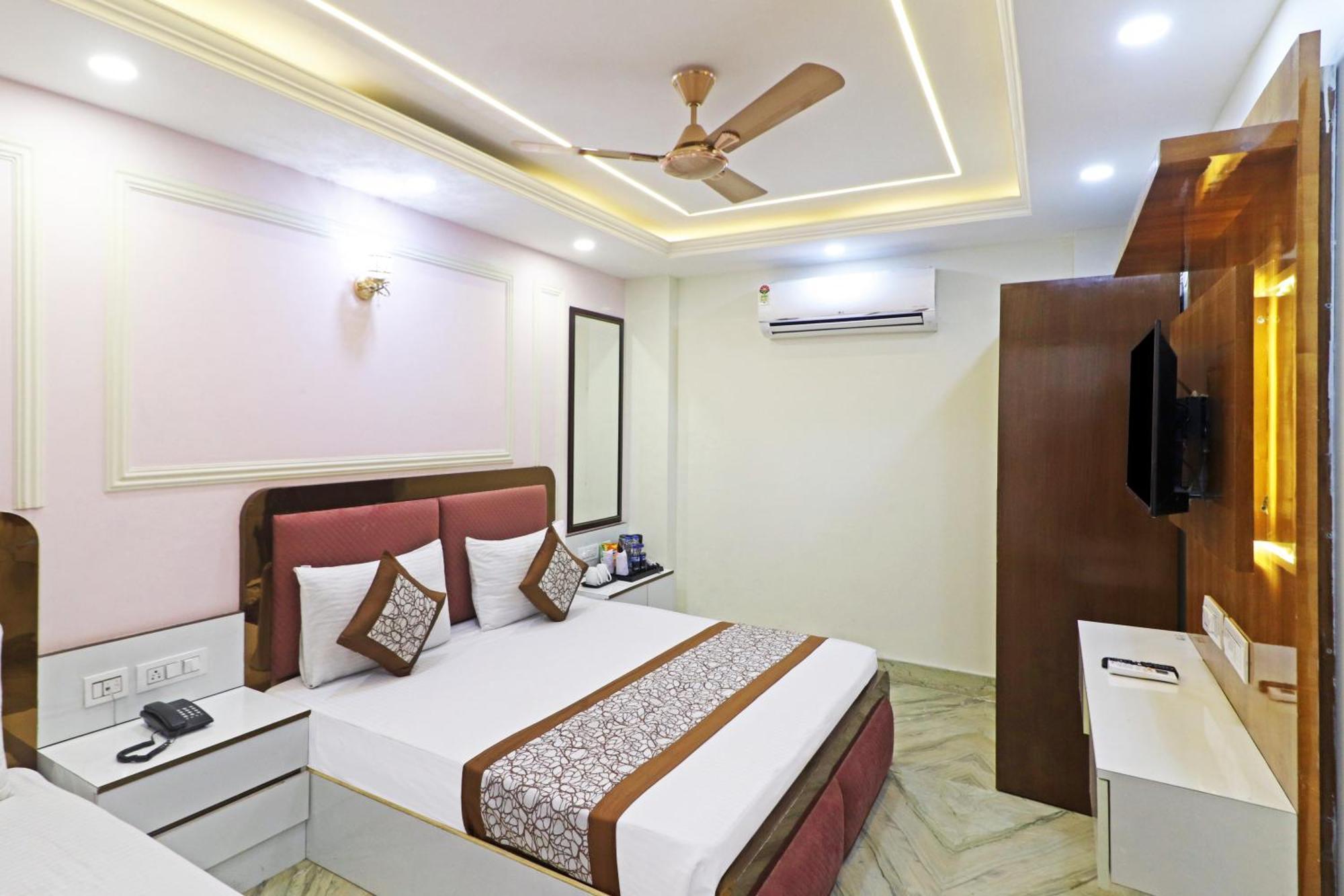 Hotel Samrat Residency 10 Mints Walking Distance Nizamuddin Railway Station Нью-Делі Екстер'єр фото