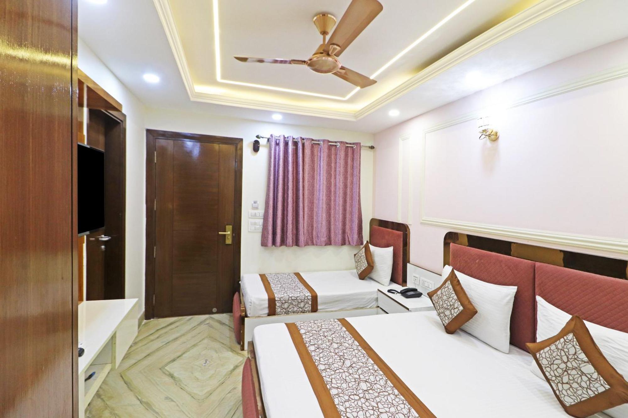 Hotel Samrat Residency 10 Mints Walking Distance Nizamuddin Railway Station Нью-Делі Екстер'єр фото