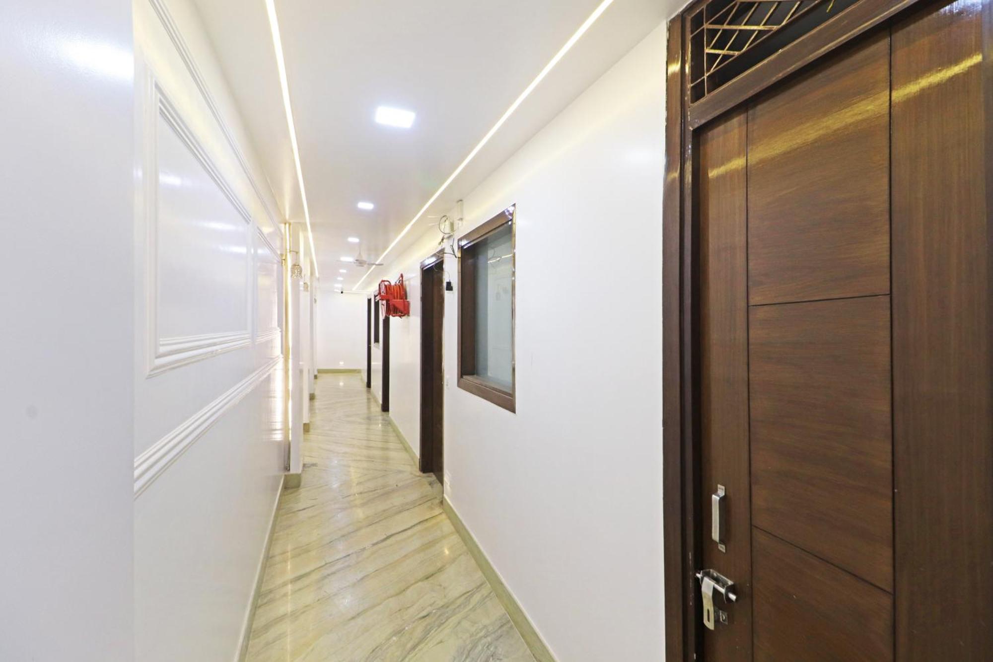 Hotel Samrat Residency 10 Mints Walking Distance Nizamuddin Railway Station Нью-Делі Екстер'єр фото