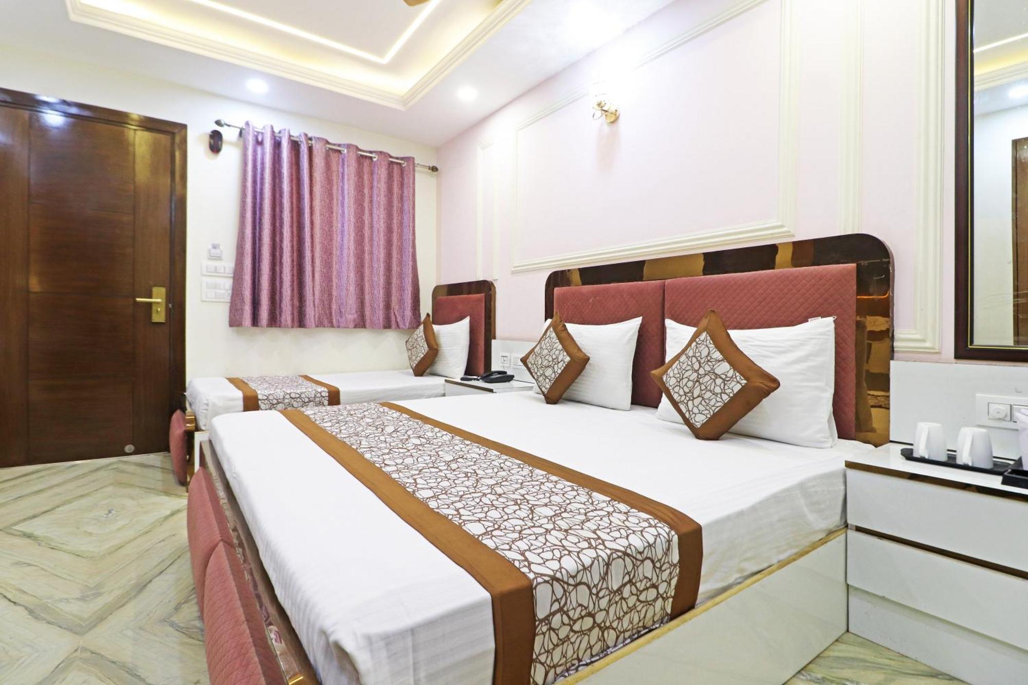 Hotel Samrat Residency 10 Mints Walking Distance Nizamuddin Railway Station Нью-Делі Екстер'єр фото