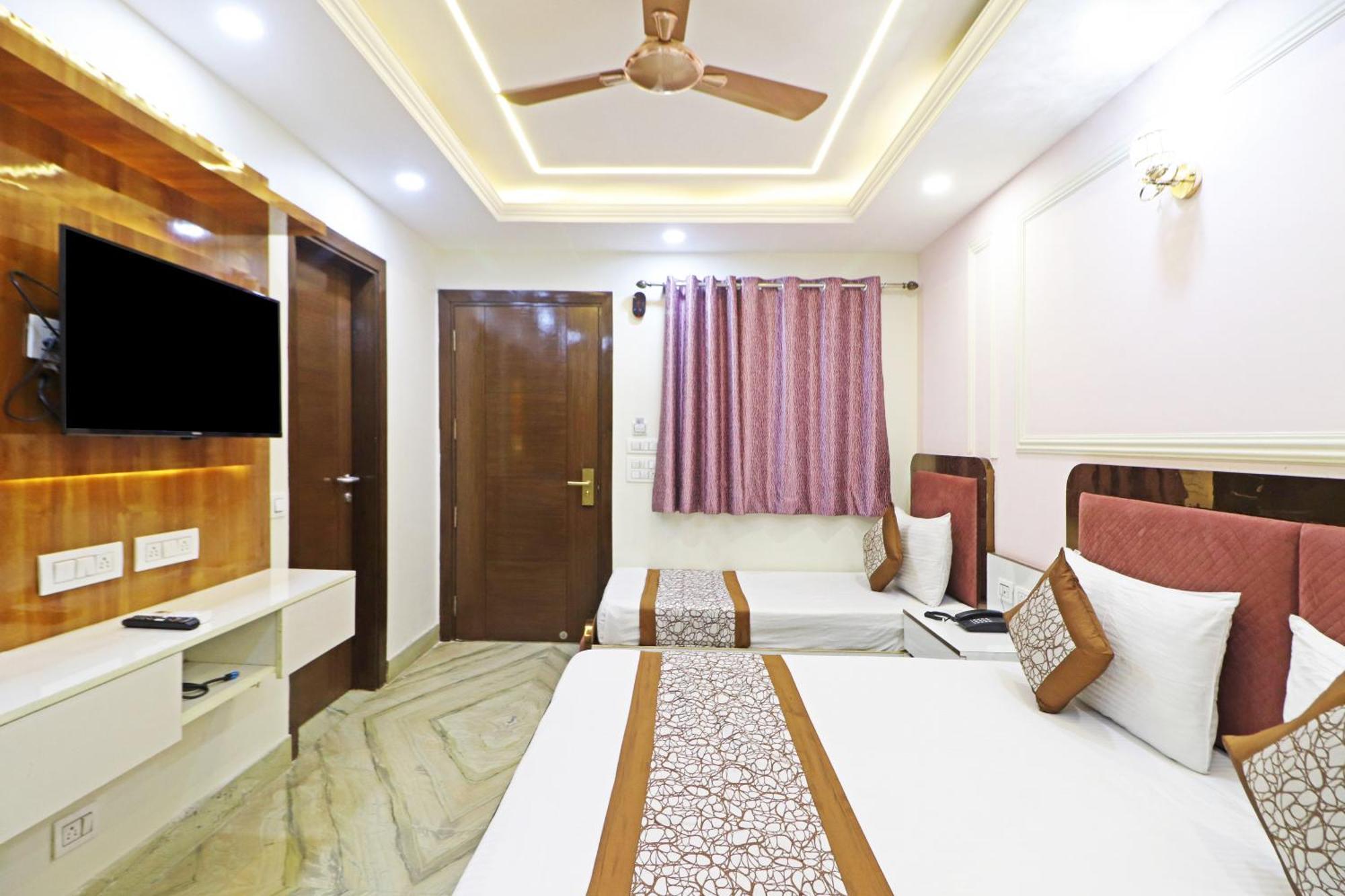Hotel Samrat Residency 10 Mints Walking Distance Nizamuddin Railway Station Нью-Делі Екстер'єр фото