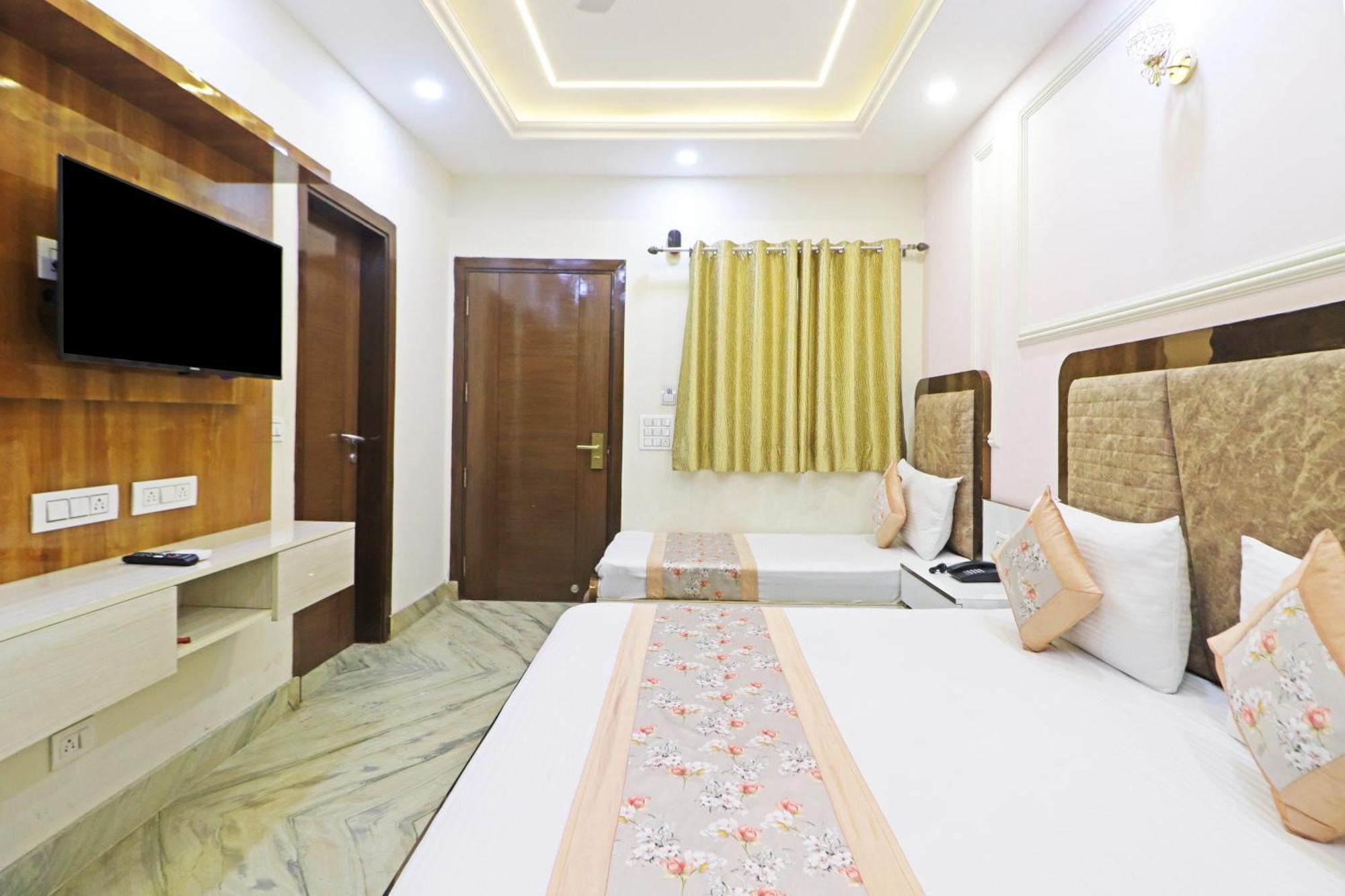 Hotel Samrat Residency 10 Mints Walking Distance Nizamuddin Railway Station Нью-Делі Екстер'єр фото