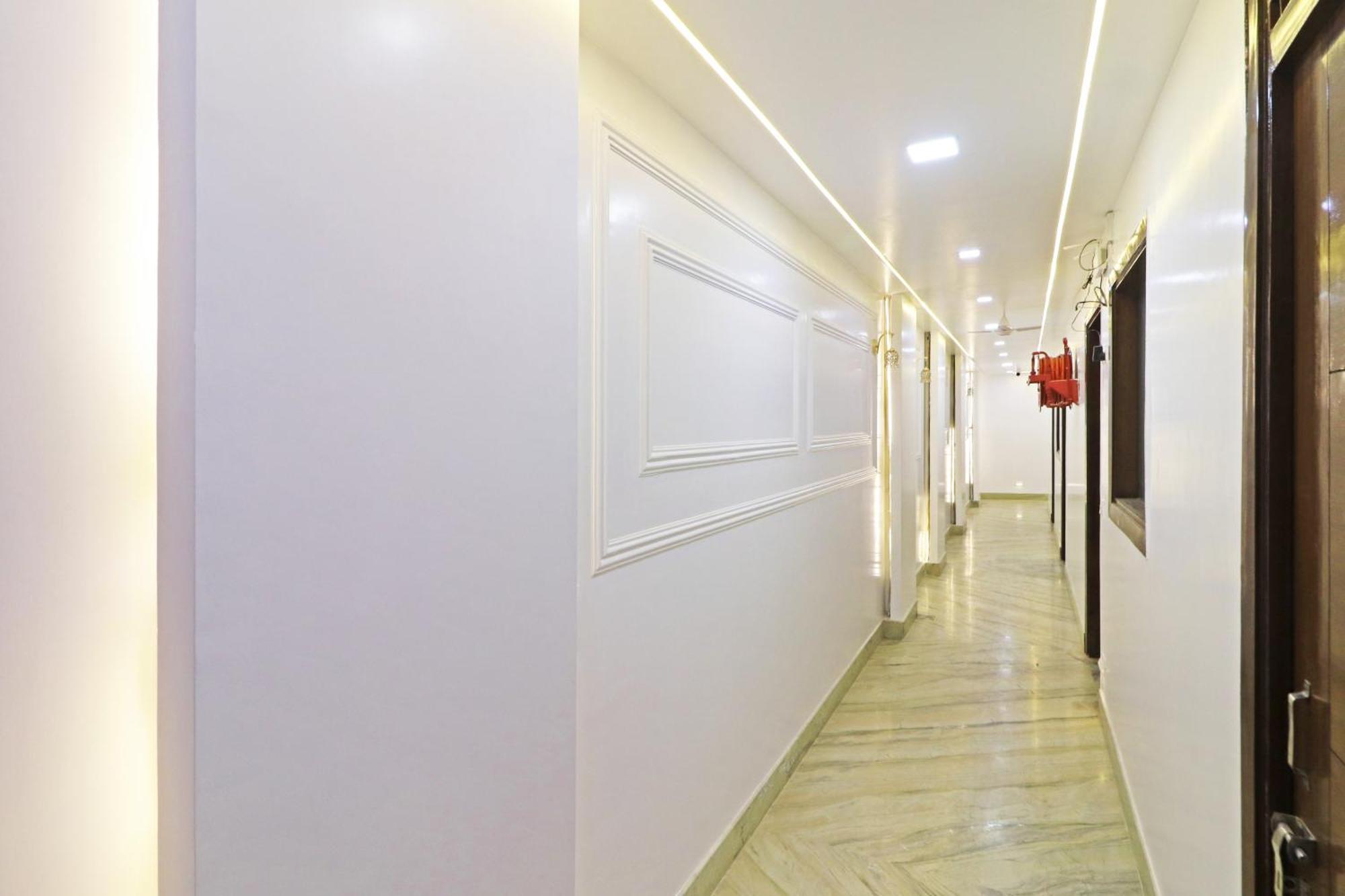 Hotel Samrat Residency 10 Mints Walking Distance Nizamuddin Railway Station Нью-Делі Екстер'єр фото
