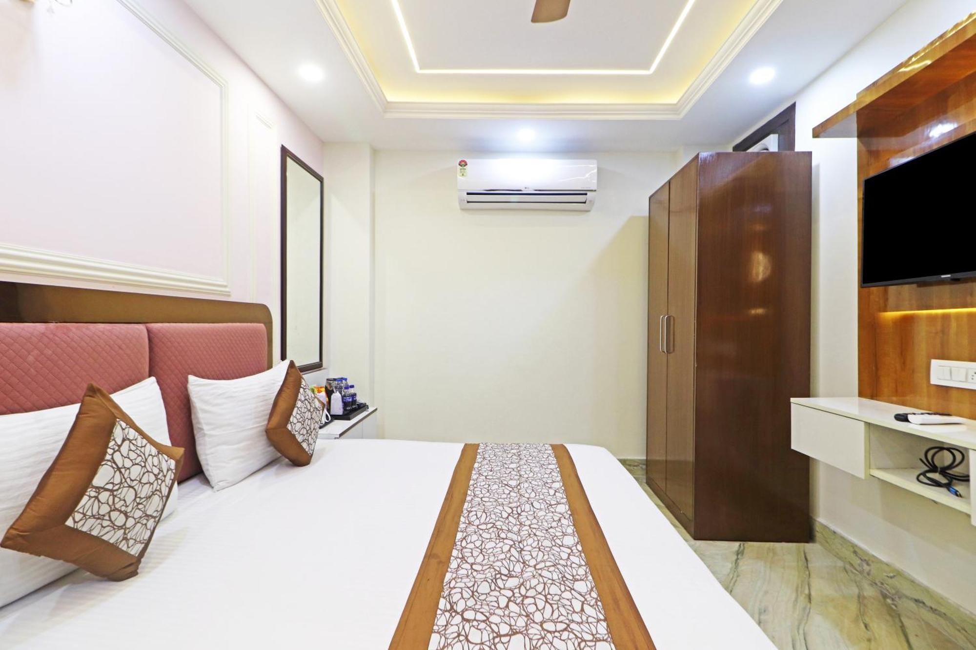 Hotel Samrat Residency 10 Mints Walking Distance Nizamuddin Railway Station Нью-Делі Екстер'єр фото